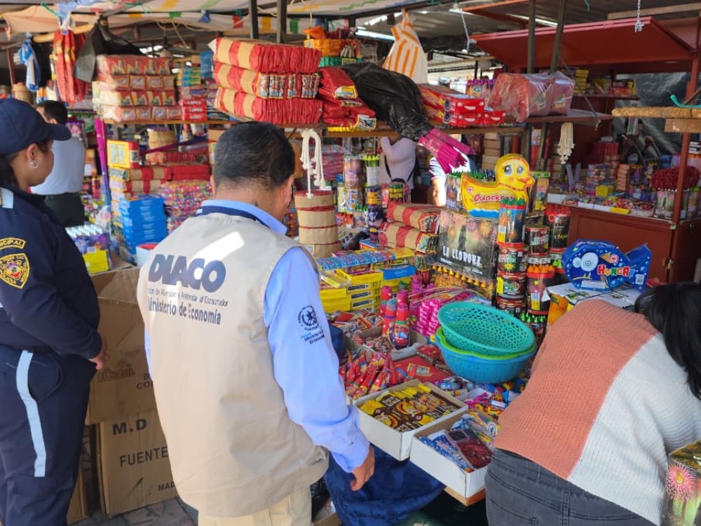 DIACO verifica ventas de fuegos pirotécnicos en San Pedro Sacatepéquez, San Marcos