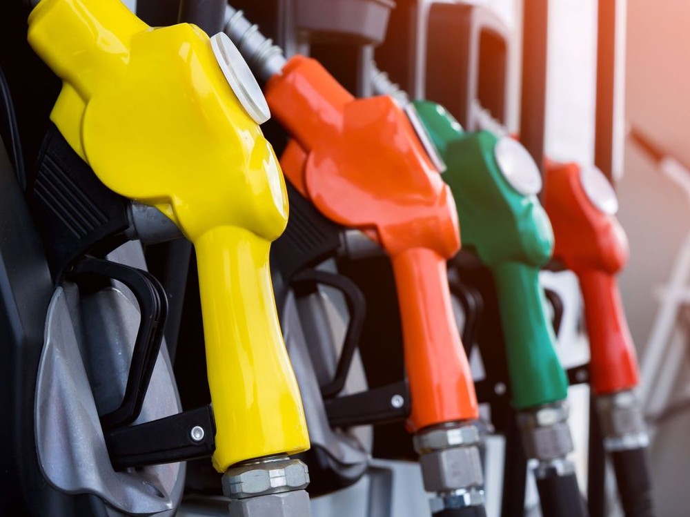 Diputado presenta amparo para exigir sanciones ante posibles abusos en alza de combustible