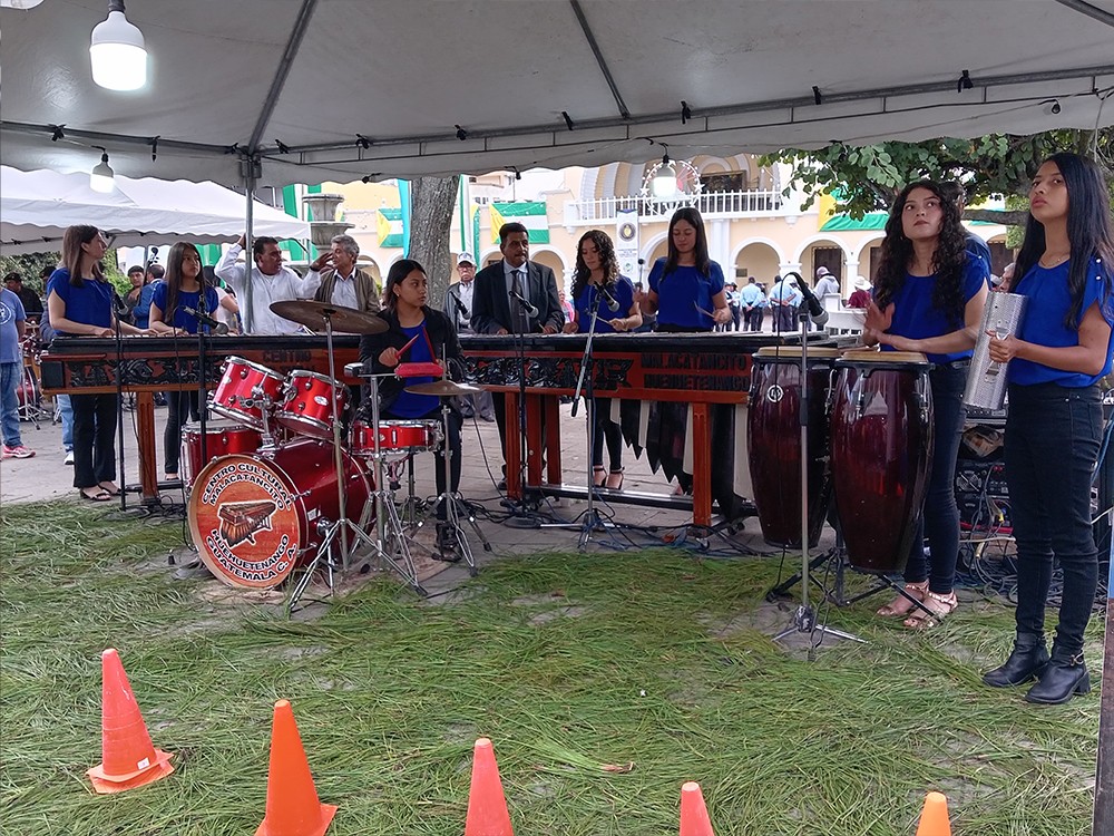  Disfrutan de La Marimba y gastronomía en Festival del Café 