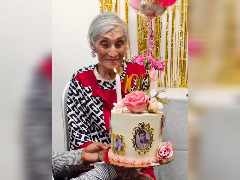 Docente y comadrona huehueteca celebra 100 años de vida