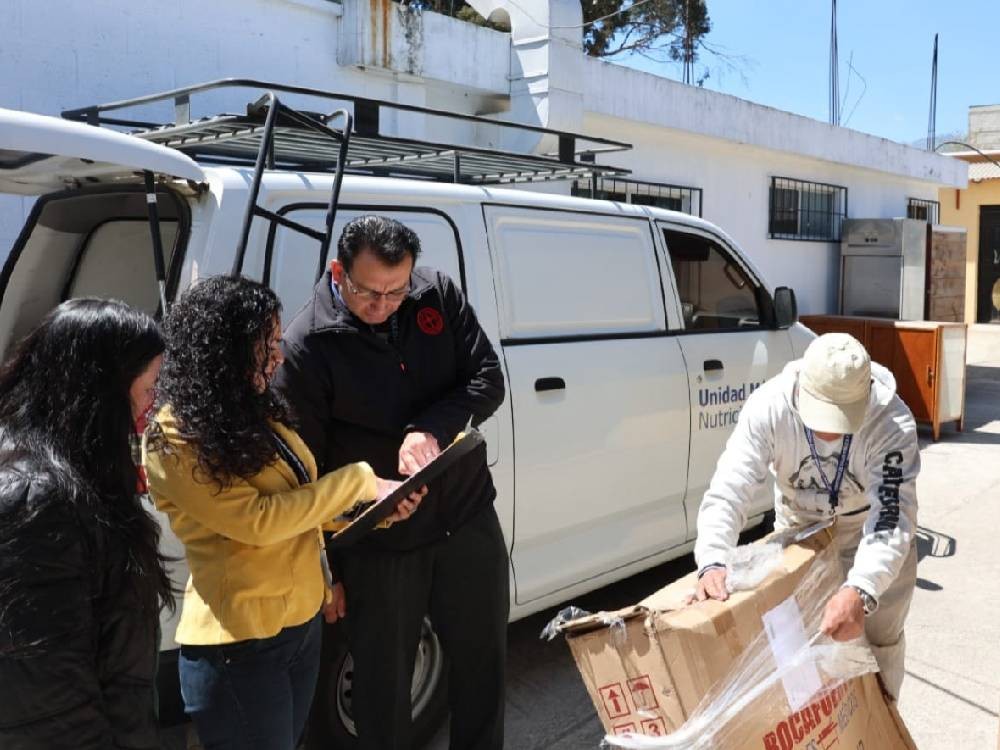 Donan equipo médico al Hospital Rodolfo Robles