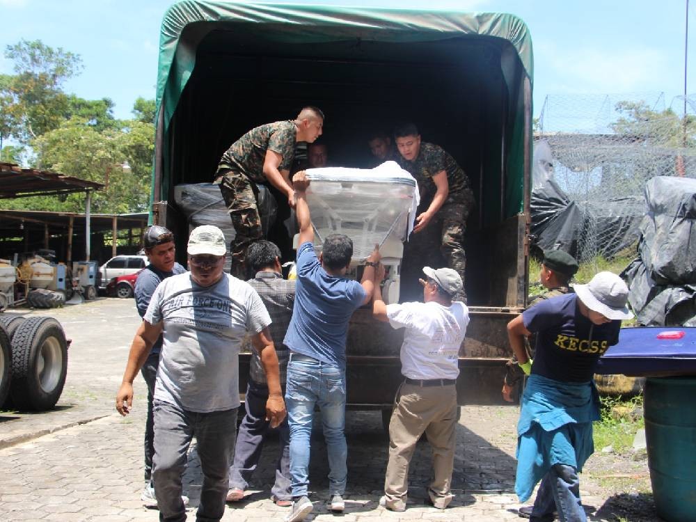 Donan mobiliario al Hospital Rodolfo Robles 