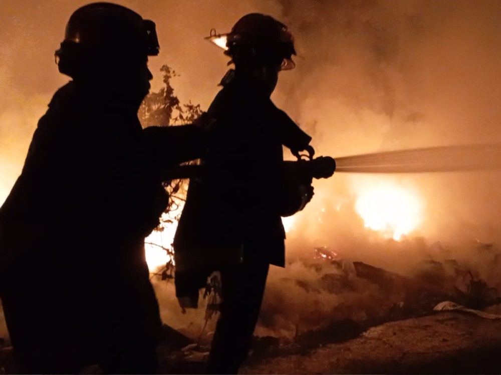 Dos incendios son controlados por bomberos de Coatepeque