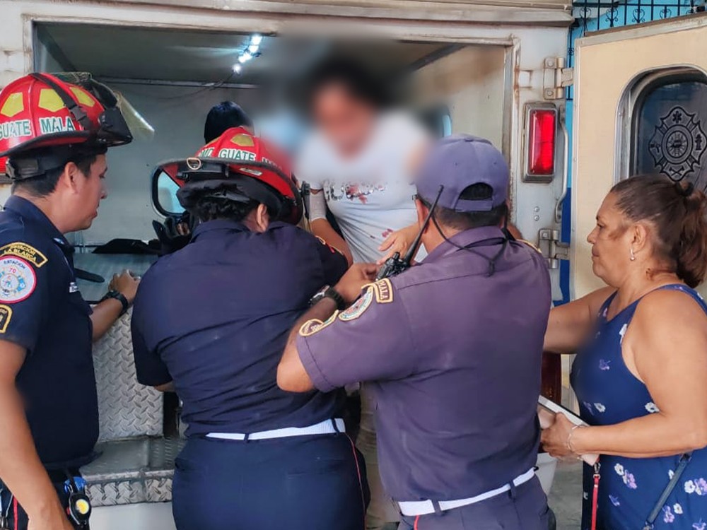 Dos mujeres resultan con múltiples heridas tras hecho de tránsito 