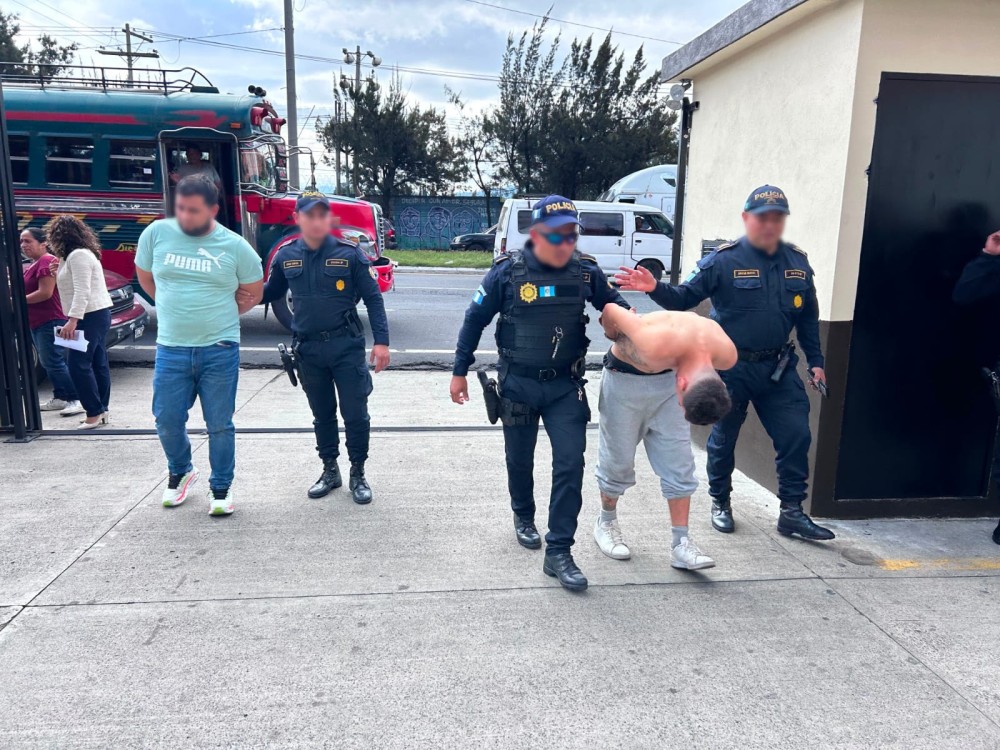 Dos presuntos responsables de atropellar a agentes de la PNC son capturados tras persecución