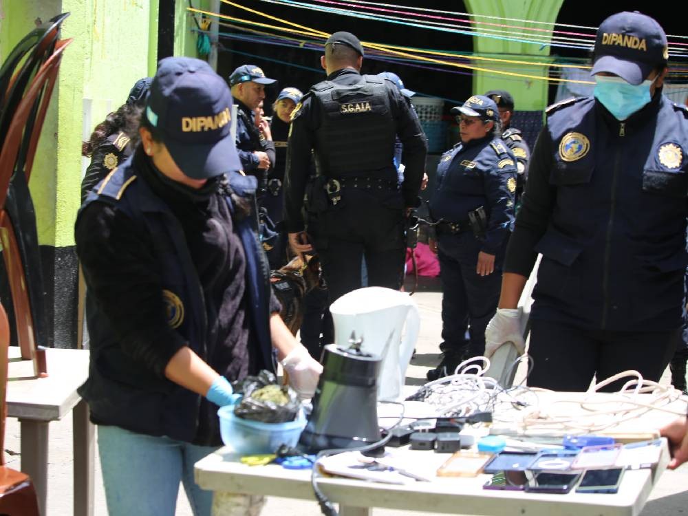 Droga y celulares son incautados durante requisa en Preventivo de Mujeres  