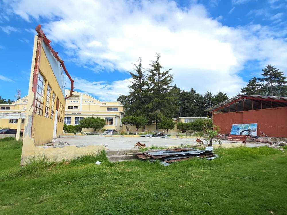 Edificio escolar permanece sin reconstrucción un año después de su demolición por daños