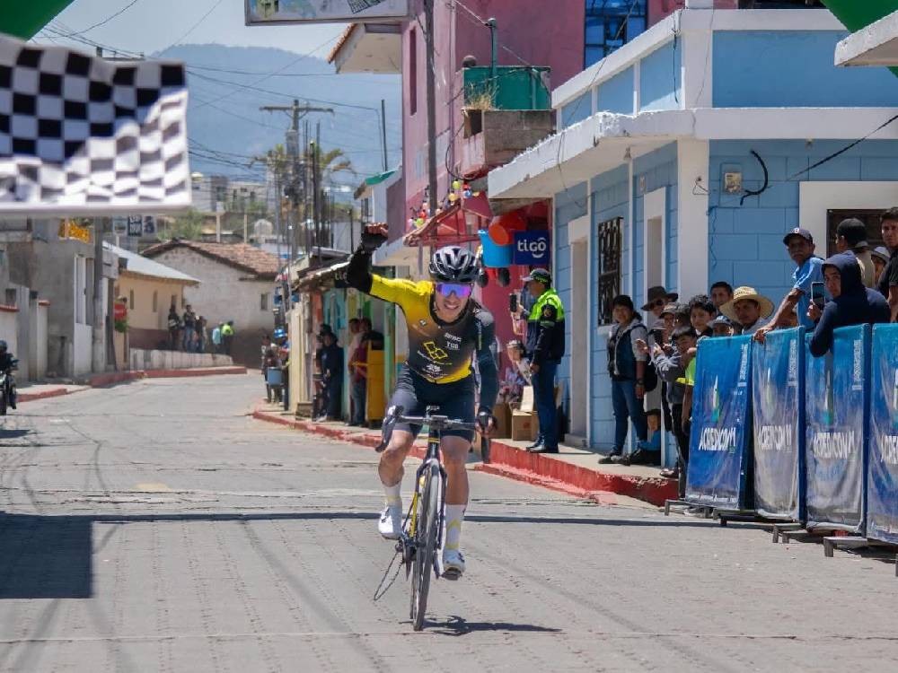 Edwin Sam gana primera etapa y asume el liderato del Tour al Altiplano Marquense 