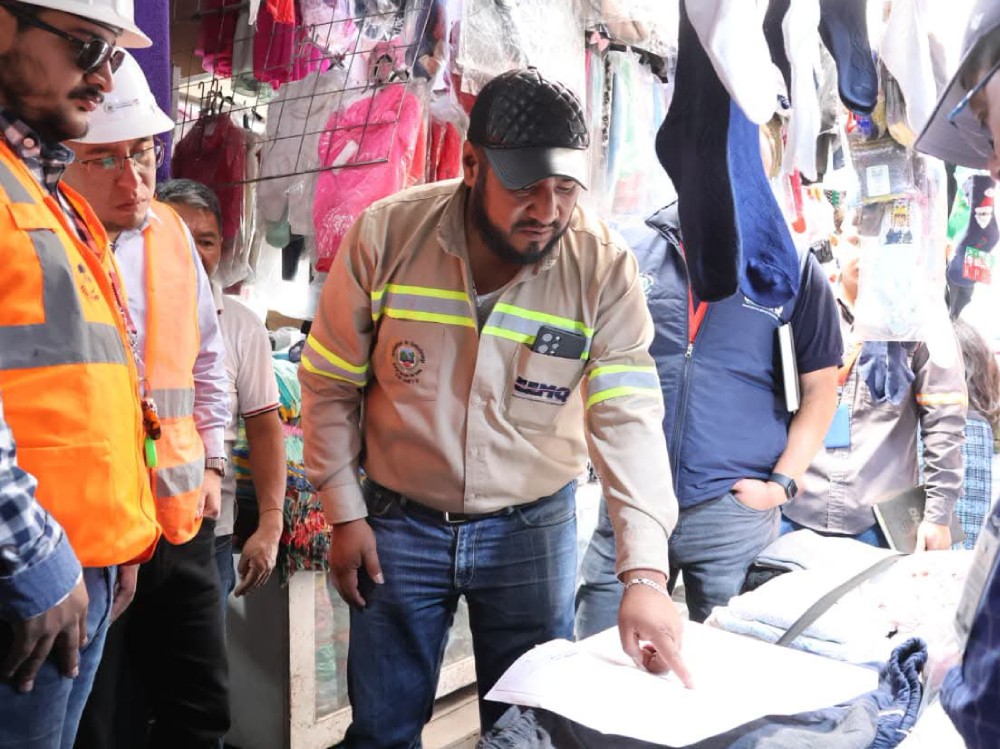 EEMQ prepara mejoras en la red eléctrica del mercado La Democracia