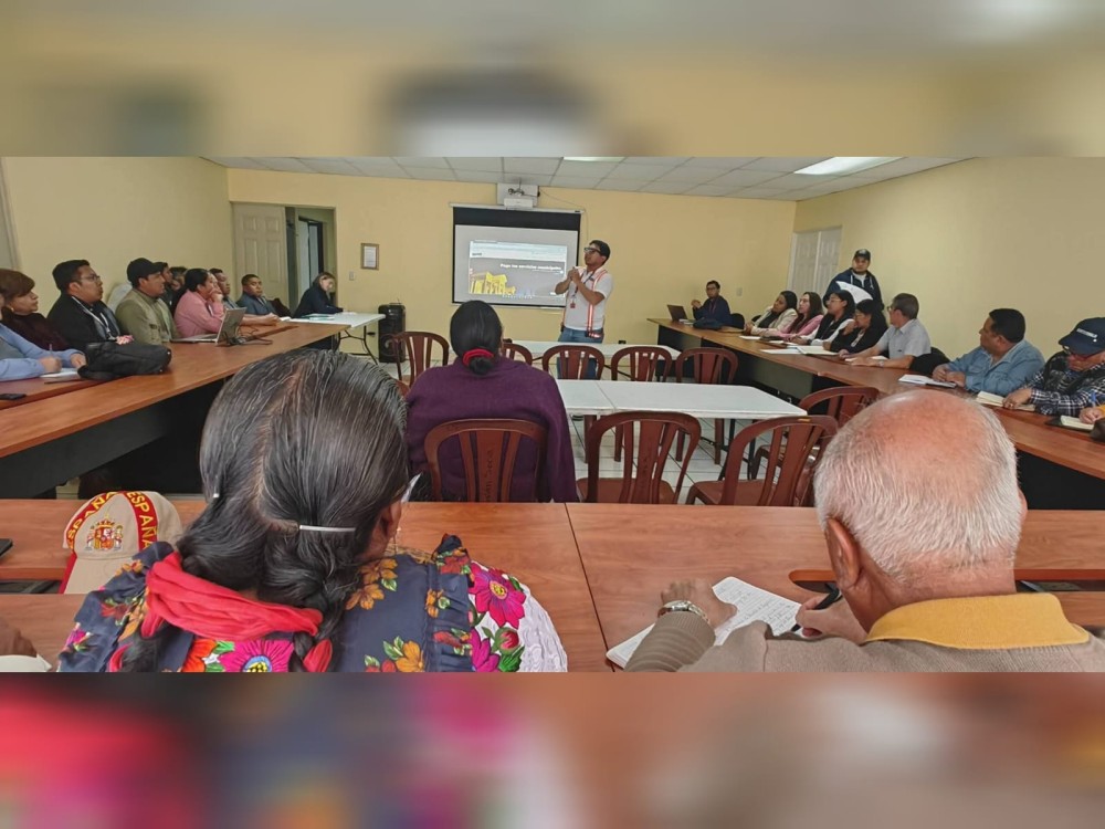 EEMQ socializa formulario digital para reparación de lámparas públicas