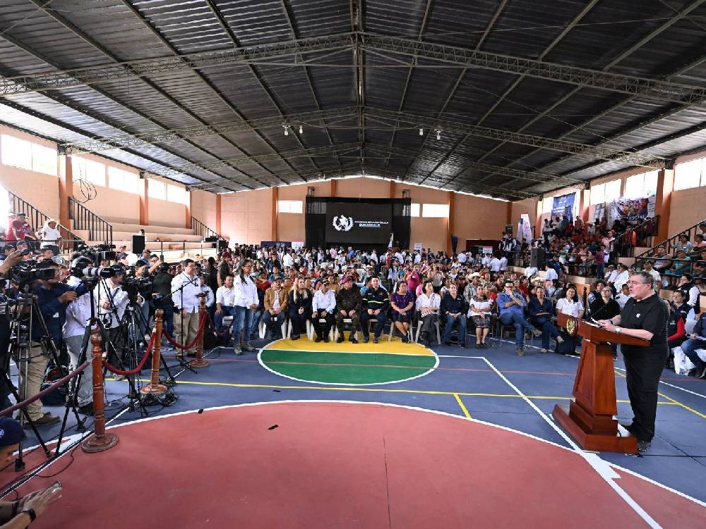 Ejecutivo ordena triplicar fuerzas en área fronteriza con México por amenazas de cárteles