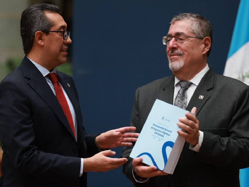 Ejecutivo presenta proyecto de Presupuesto 2027 por Q192 mil millones