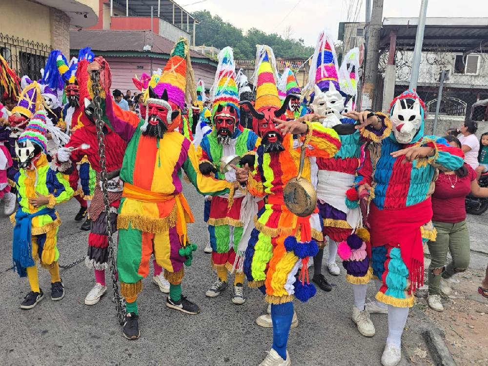 El centenario “Juego de Judíos y Centuriones": Una tradición de fe y folcklore que recorre las calles de Samayac