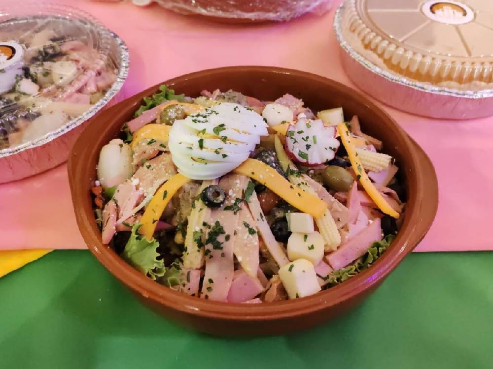 El fiambre es un festín de sabores y tradiciones que degustan las familias huehuetecas y guatemaltecas