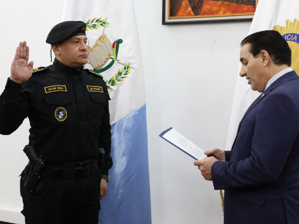 El ministro de Gobernación confirma cambios en la cúpula de la PNC tras proceso de evaluación