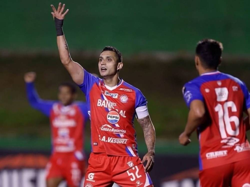 El triunfo de Xelajú ante Diriangén dejó una división entre jugadores y afición