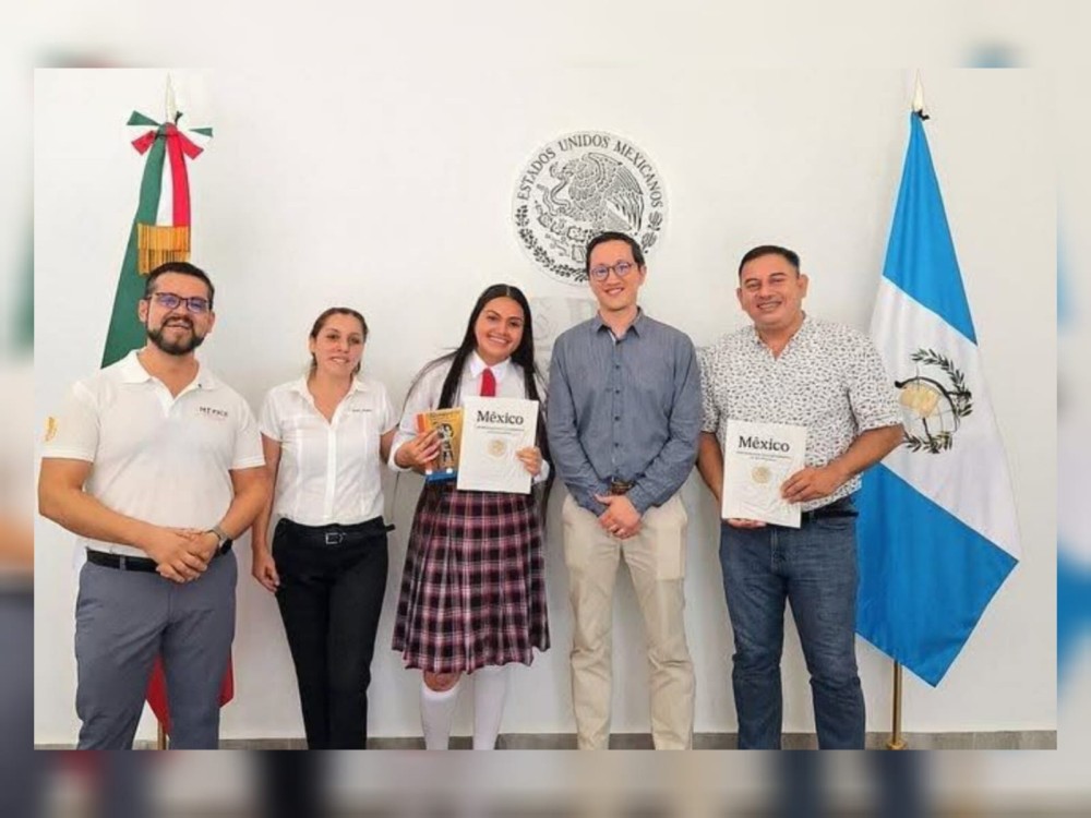Eligen a niña cónsul por un día