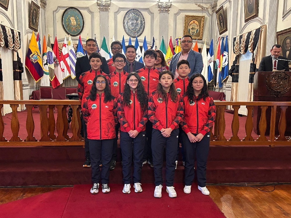 Ellos son los atletas que representan a Quetzaltenango en competencia internacional de natación 