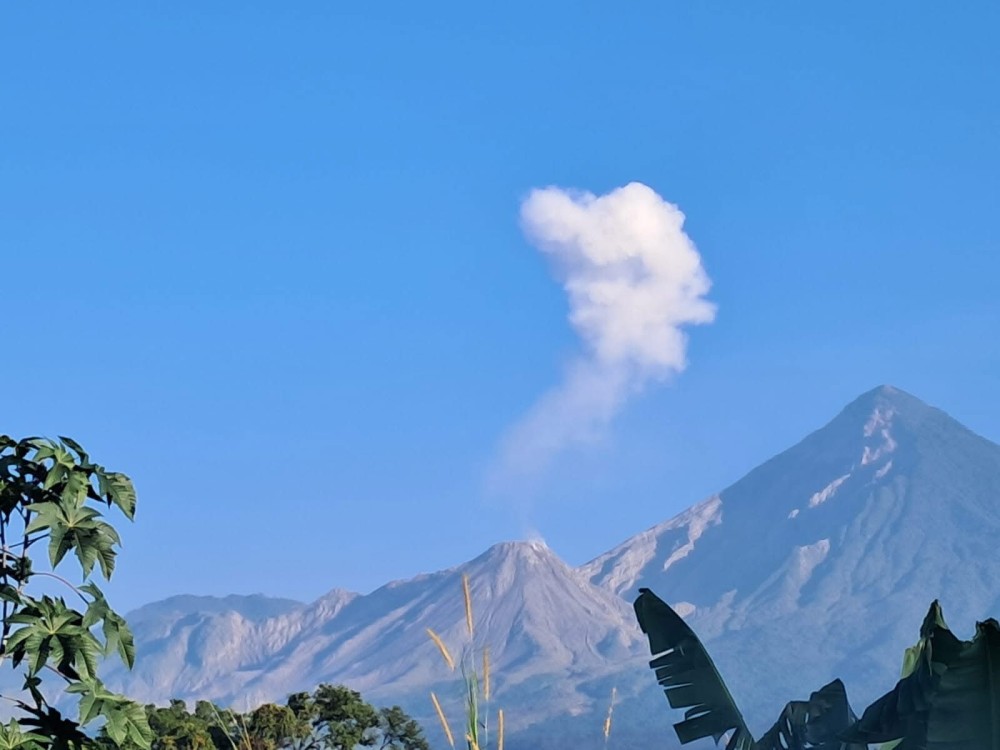 Emiten recomendaciones ante aumento de personas que ascienden a volcanes de la región