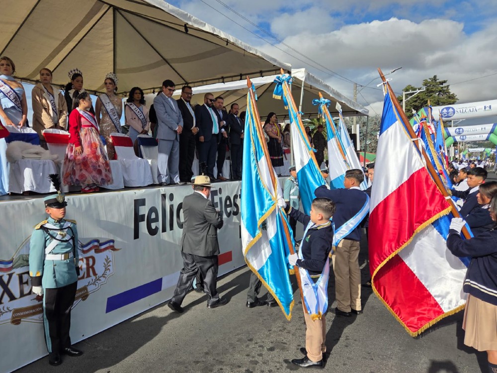 ((EN VIVO)) Desfile de Independencia de nivel medio en Quetzaltenango 