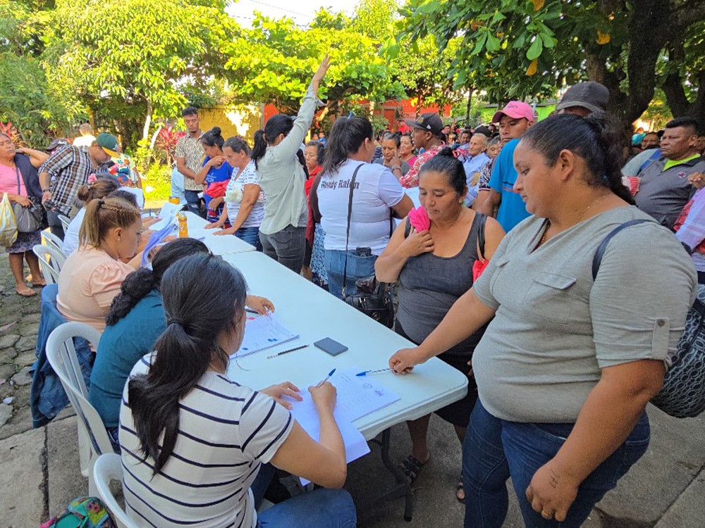 Entregan más de 3 mil 400 raciones de alimento a personas necesitadas