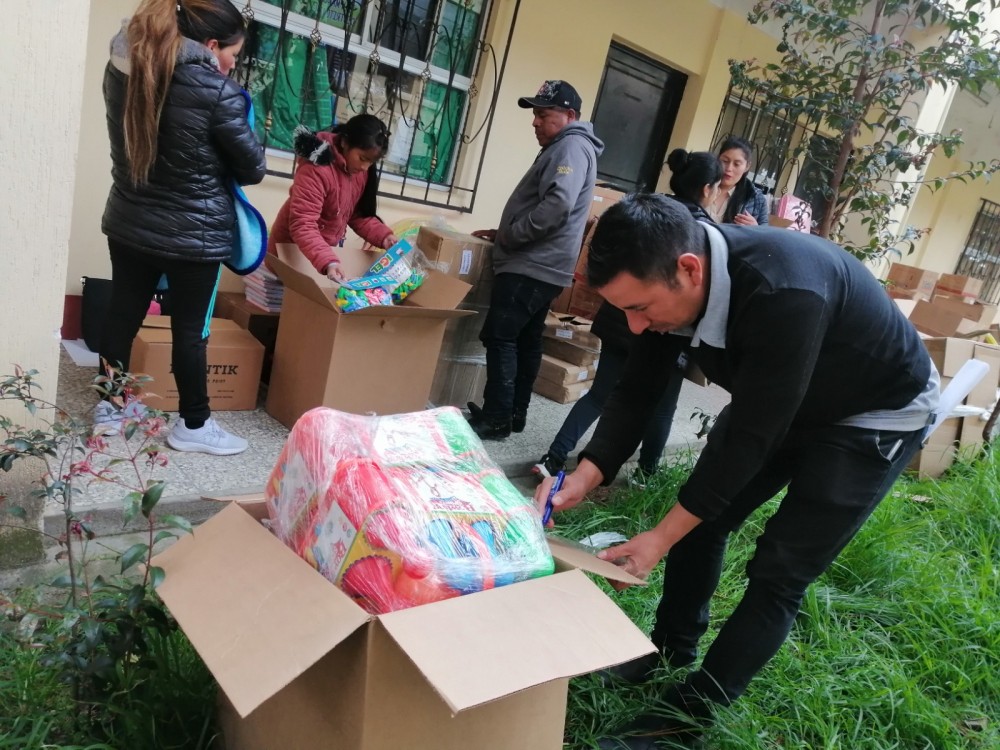 Entregan materiales para programa Acompáñame a Crecer