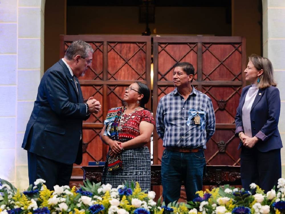 Entregan Medalla Presidencial del Medio Ambiente a dos asociaciones comunitarias 