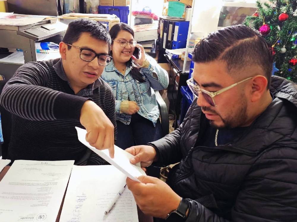 Entregan oficios de asignación para cubrir diferentes programas educativos