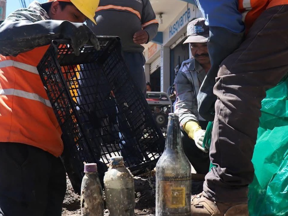 Obstrucción en red de drenajes moviliza trabajos de mantenimiento en la zona 9.