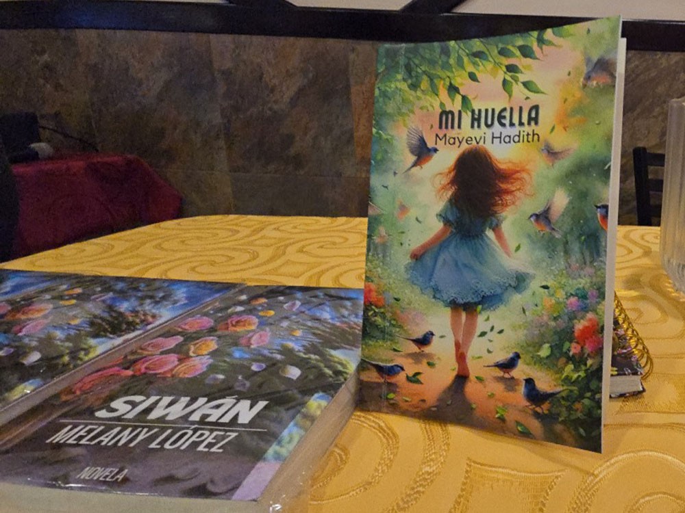Escritoras guatemaltecas presentan sus libros