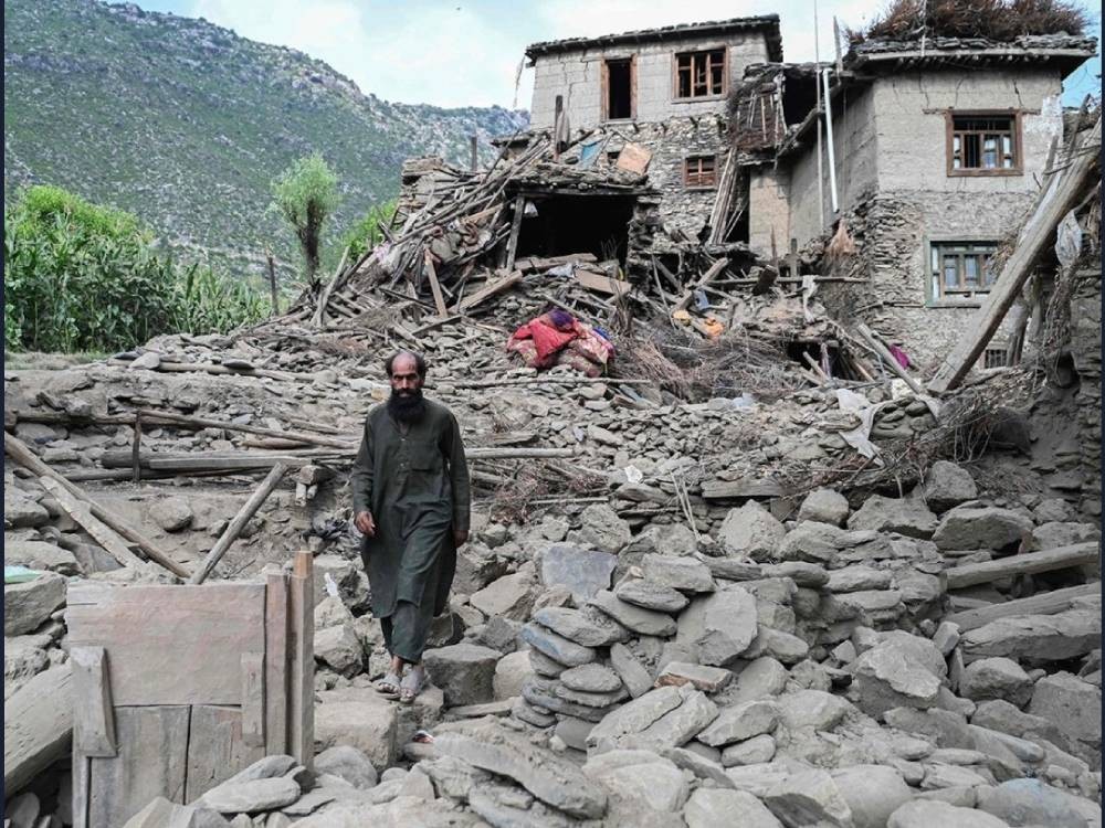 Esperanzas de hallar supervivientes bajan en Afganistán, golpeado por más terremotos