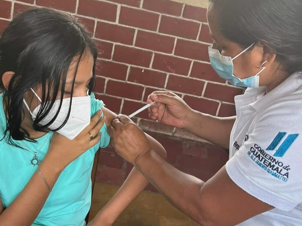 Este domingo inició la vacunación para estudiantes en Suchitepéquez