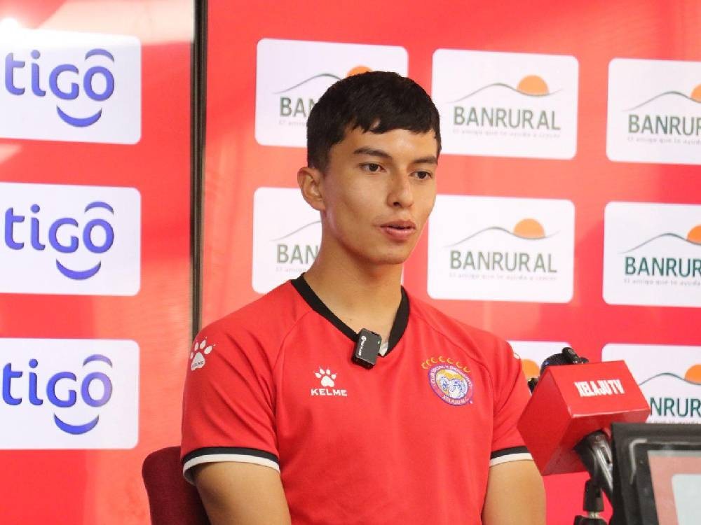 Estuardo Chang se perfila para seguir en la portería de Xelajú