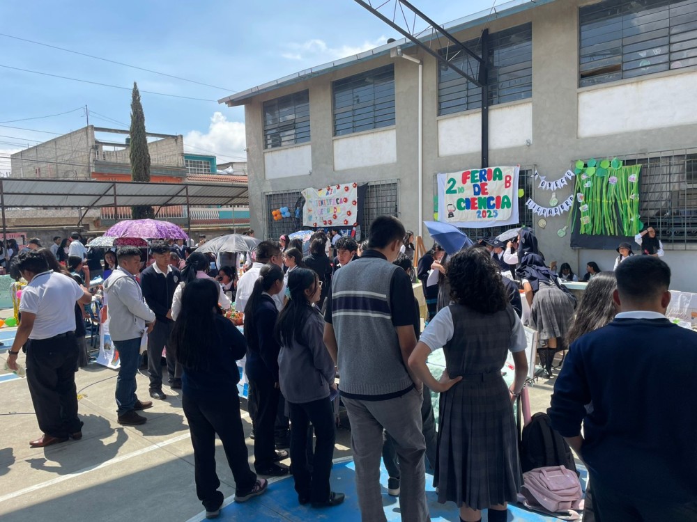 Estudiantes de la Escuela de Educación para el Hogar realizan Feria Científica