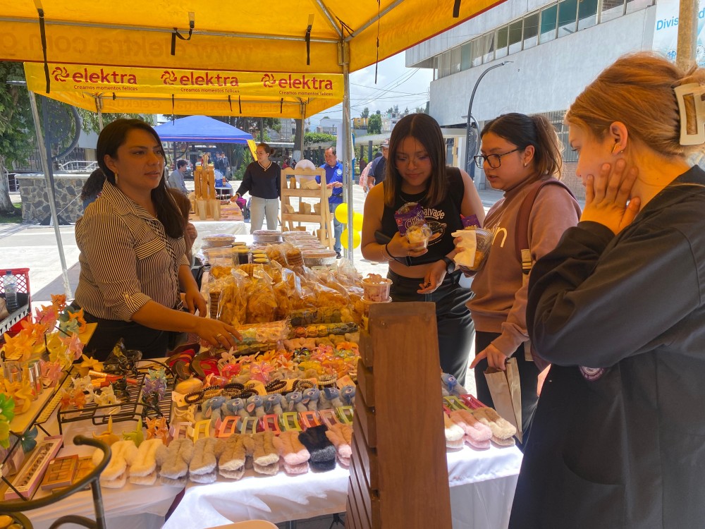 Estudiantes promueven emprendimientos en el Cunoc