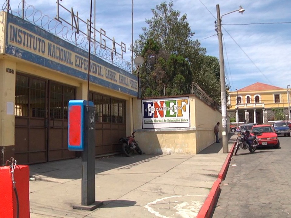 Estudiantes son asaltados en las afueras de establecimiento educativo en Quetzaltenango  