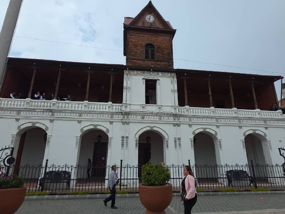 Evalúan edificio municipal de San Pedro Sacatepéquez, San Marcos