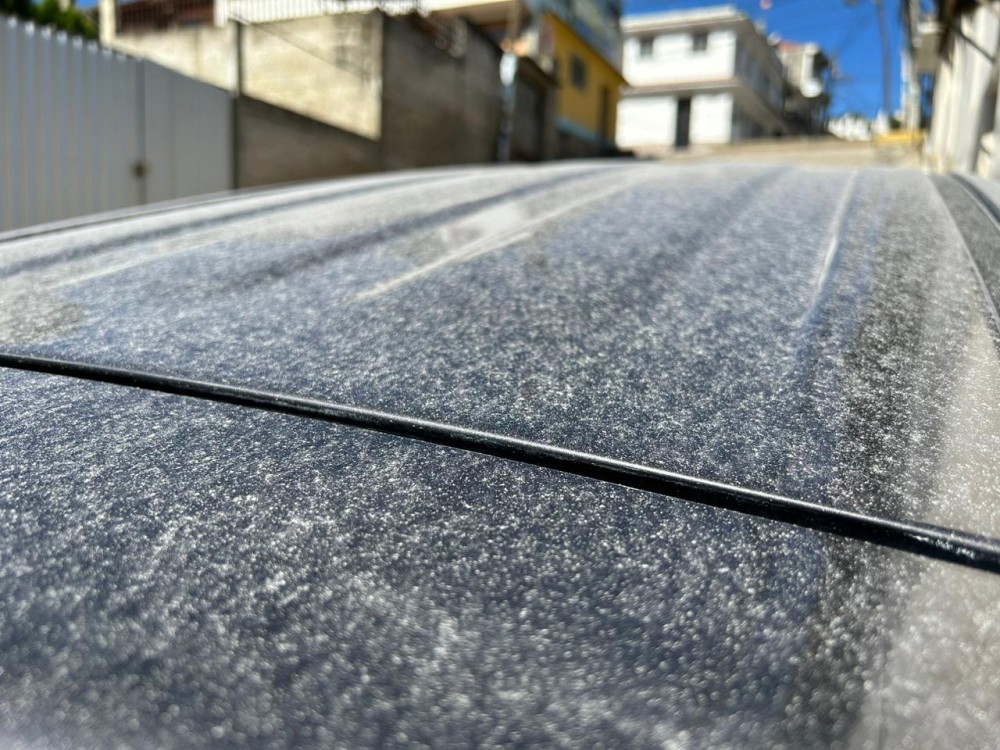 Explosión moderada del Santiaguito provocó caída de ceniza en Quetzaltenango