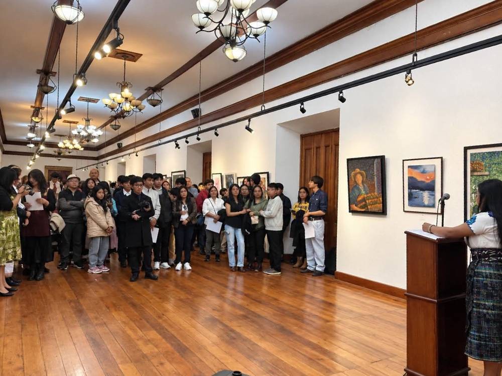Exposición reúne talento joven en el Centro Cultural Casa No’j