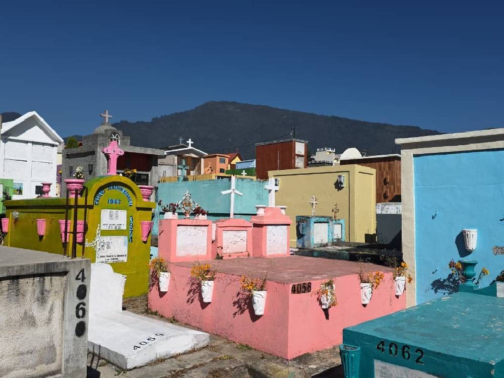 Falta de espacios en el Cementerio General de San Marcos genera preocupación