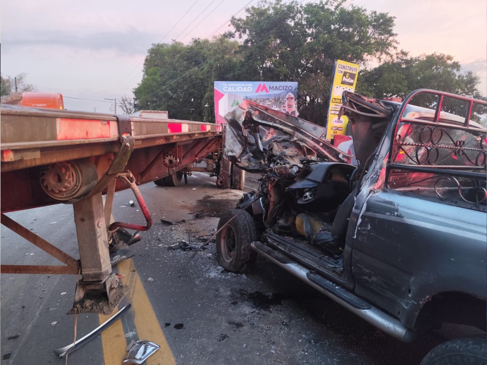 Familia sobrevive a aparatoso accidente