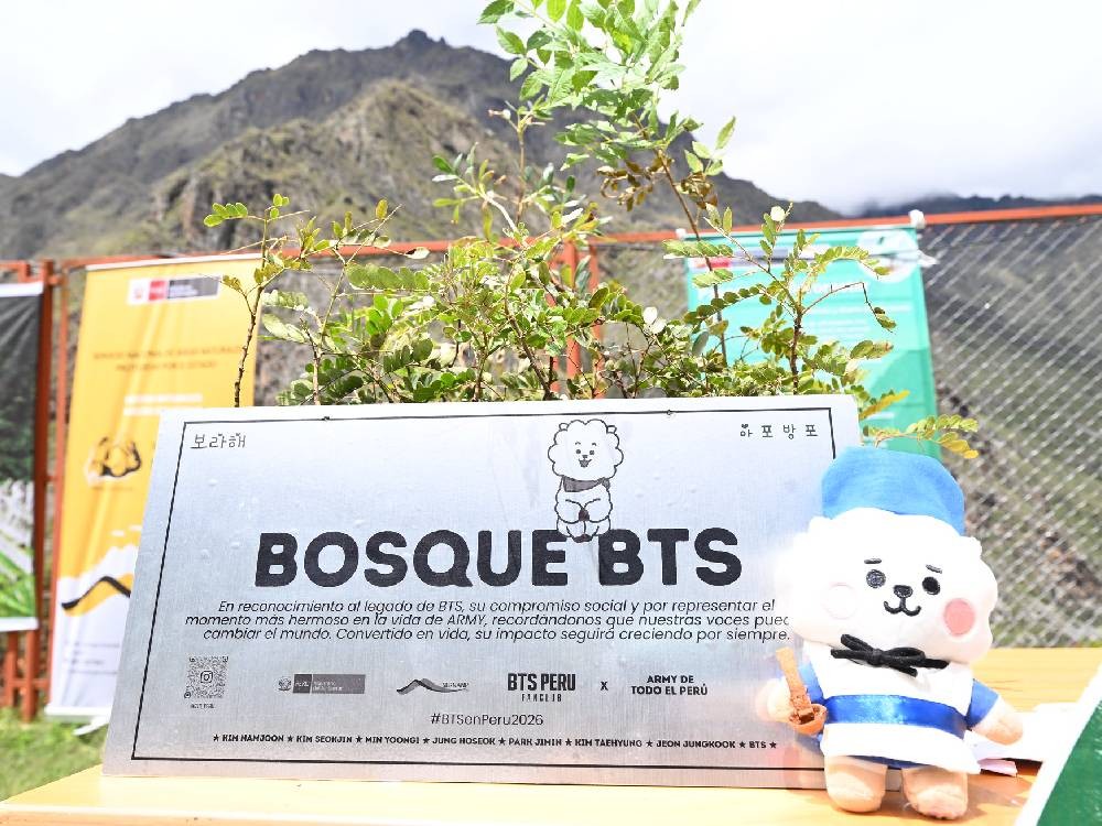 Fanáticos de BTS se unen a la campaña de un millón de árboles en Machu Picchu