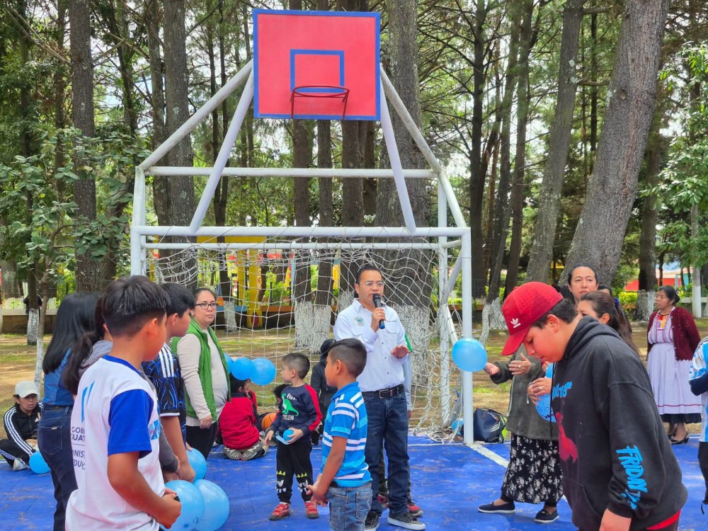 Finaliza segunda Escuela de Familia, que busca fortalecer la convivencia en el hogar 
