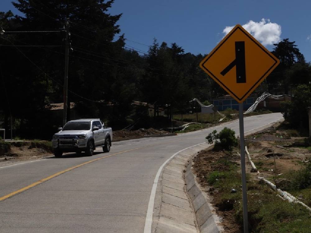 Finalizan construcción de carretera en el área norte de Quetzaltenango