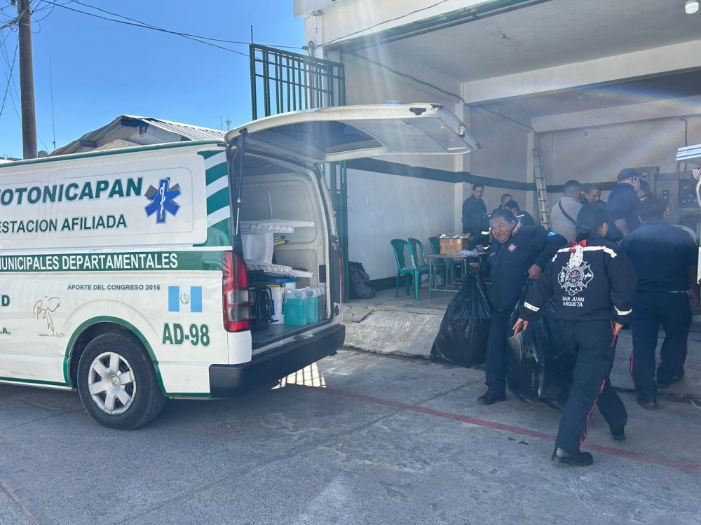 Fortalecen con equipo contra incendios a más de 100 estaciones de bomberos en el occidente