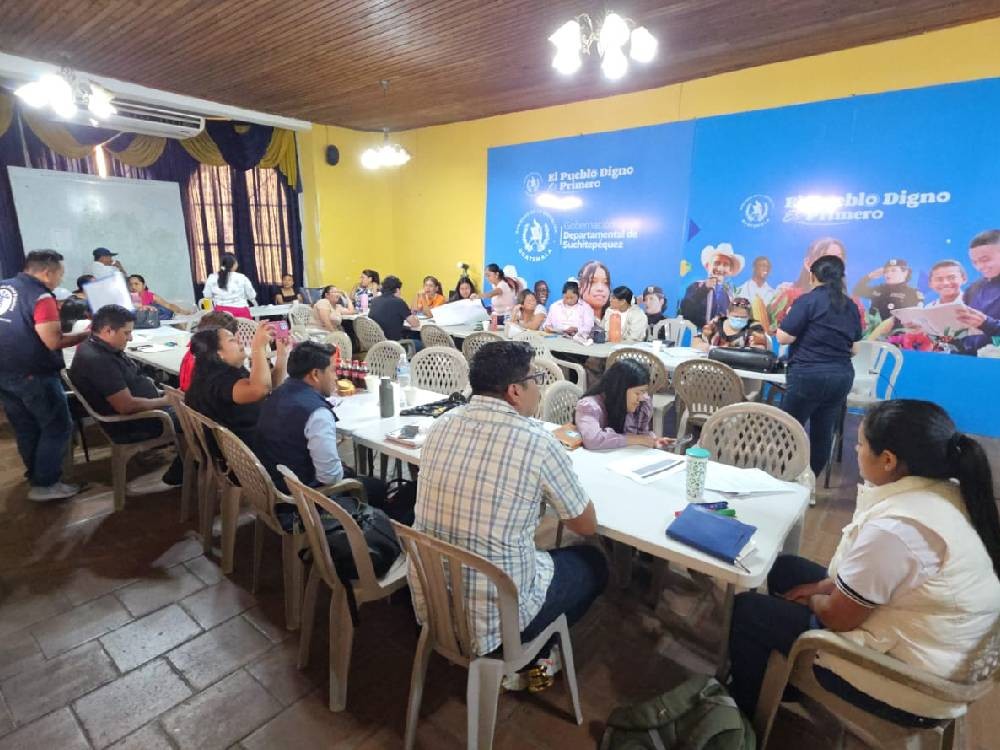 Fortalecen el modelo de atención en salud en Suchitepéquez: Capacitan a distritos para mejorar el servicio a la población