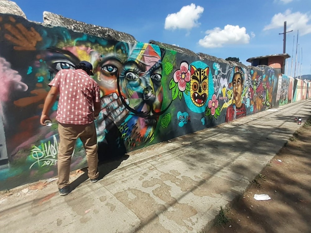 FOTOS: Recorren el país para plasmar su arte en murales