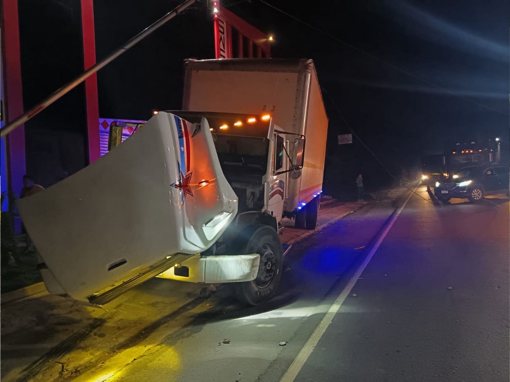 Fuerte accidente en el km 172 de la ruta CA-2 deja a un joven en estado crítico