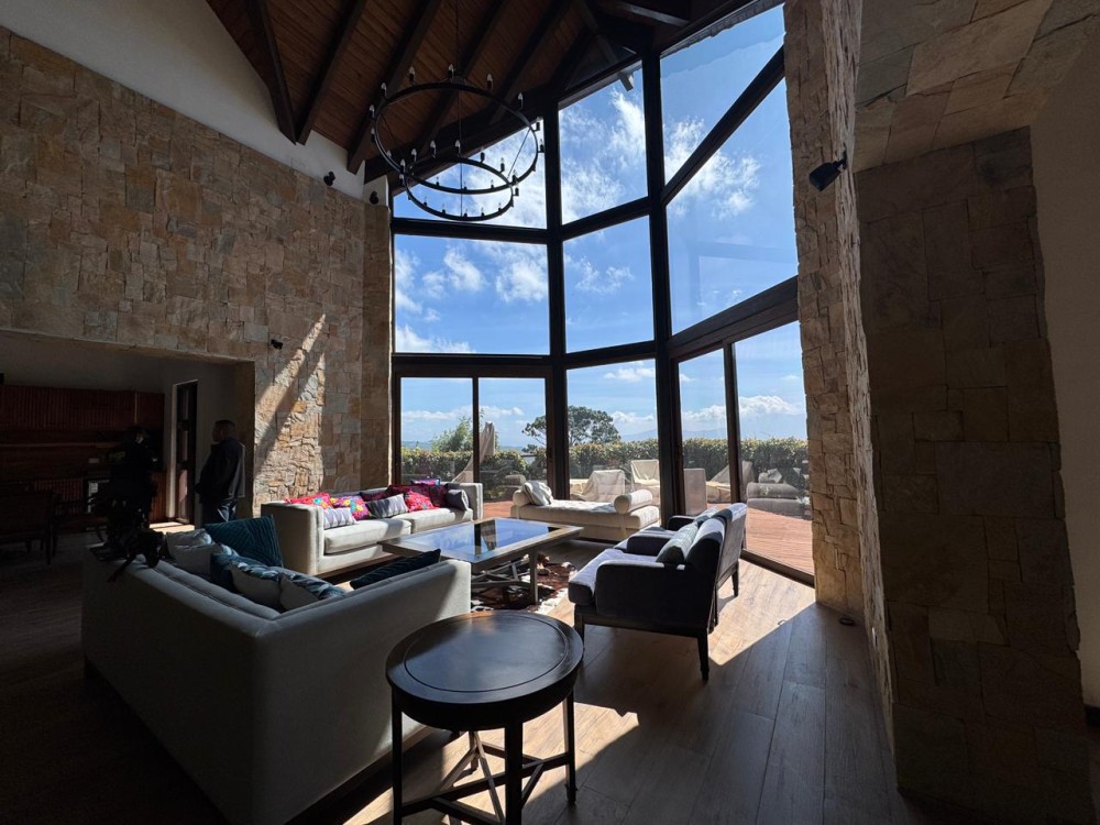 GALERÍA | Allanan lujosa propiedad vinculada a Giammattei 