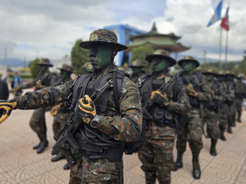 GALERÍA: Celebran el Día del Ejército en Xela con desfile